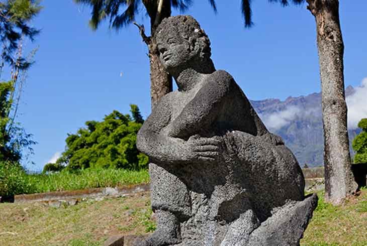 Découvrez l'Histoire Captivante d'Héva, Figure Légendaire de la Résistance à l'Esclavage à La Réunion